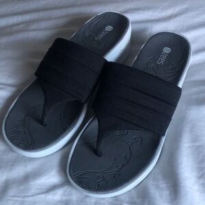 Look New- Bzees Black and Gray Slip On Sandal